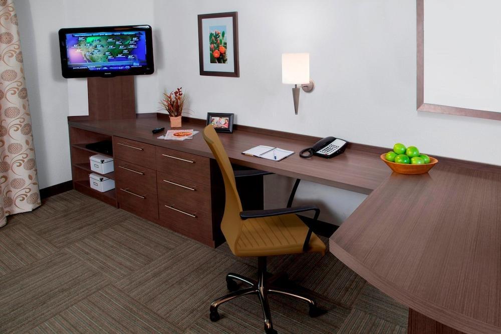 Candlewood Suites Bay City By Ihg Экстерьер фото