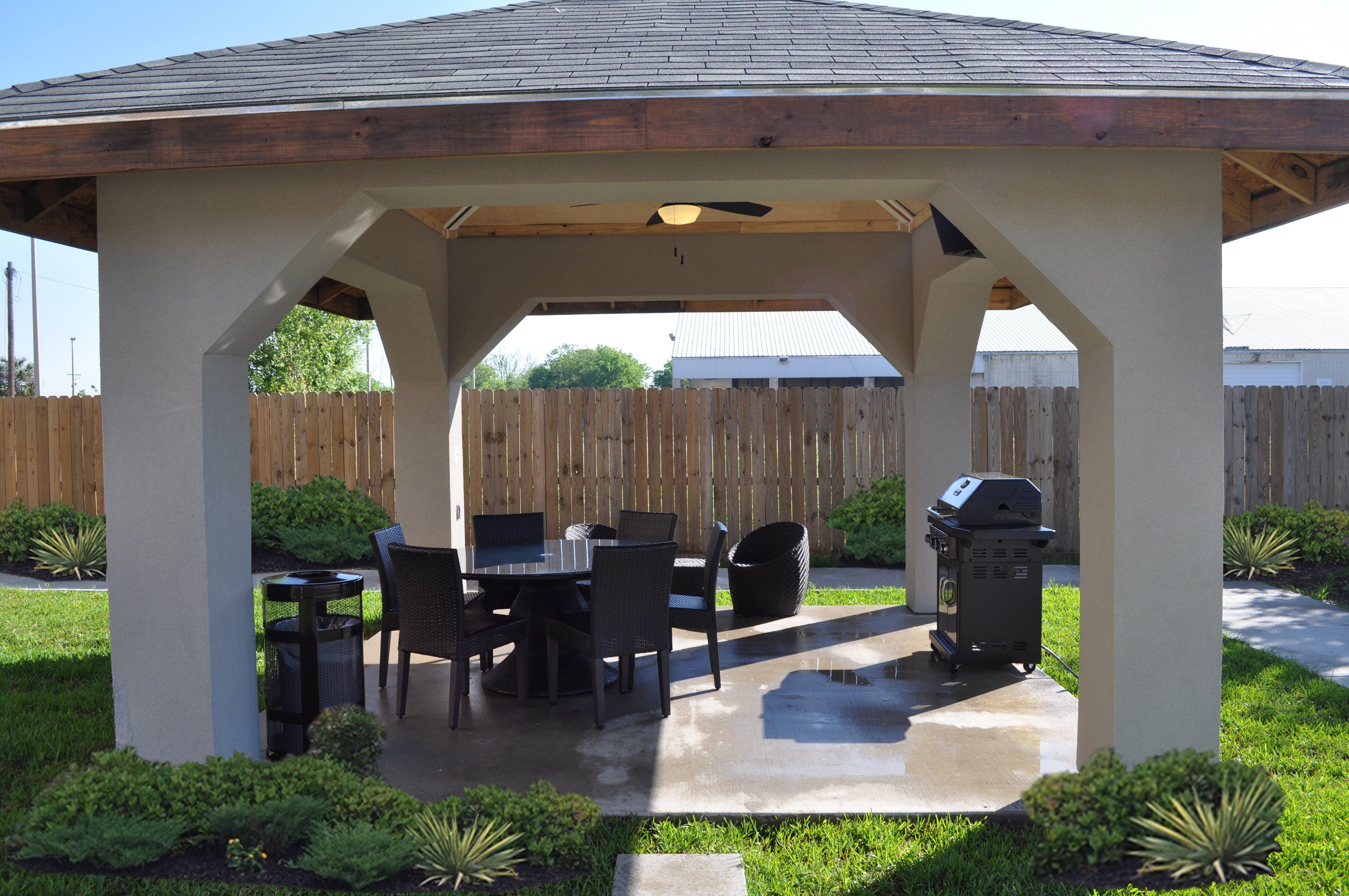 Candlewood Suites Bay City By Ihg Экстерьер фото